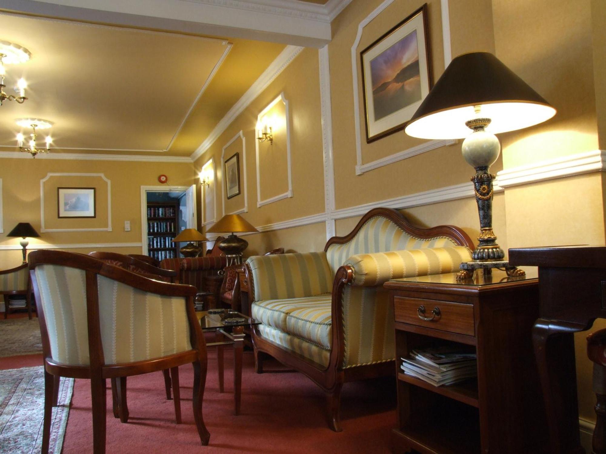 Ely House Hotel Wolverhampton Eksteriør billede